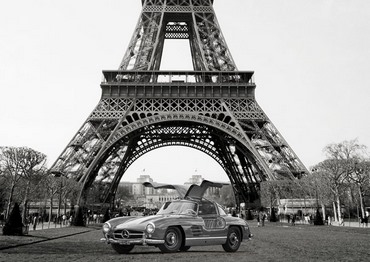 3AP5593-Gasoline-Images-Roadster-under-the-Eiffel-Tower-(BW)