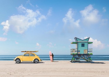 3AP5623-Gasoline-Images-Waiting-for-the-Waves-Miami-Beach