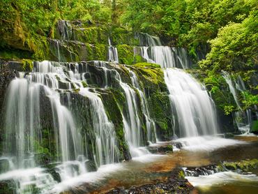 3FK3176-Waterfall-Purakaunui-Falls-New-Zealand-PAYSAGE--Frank-Krahmer