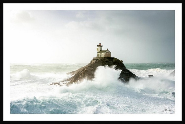 Tableau pvc encadré MER Phare de Tevennec - Tempête Ruzica 40X60
