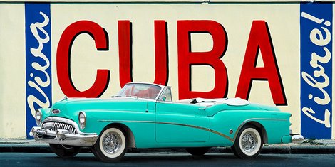 2AP4317-Cuba-Libre-Havana-AUTOMOBILE-URBAIN-Gasoline-Images