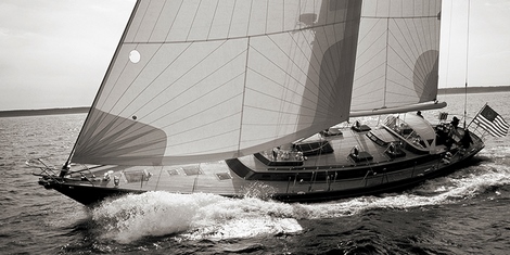 2AP5379-Neil-Rabinowitz-Sailboat-Leaning-to-the-Side-(detail,-BW)