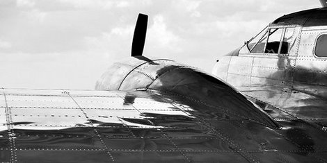 2AP978-Vintage-Aircraft-AVION-VINTAGE-Monica-Borboor