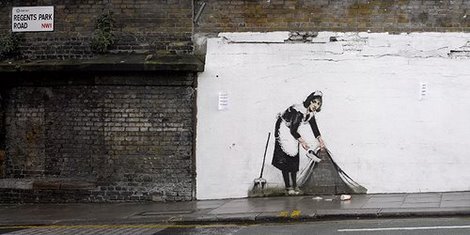 2BY1999-Regents-Park-Rd-Camden-London-(graffiti-attributed-to-Banksy)-URBAIN--Anonymous-(attributed-to-Banksy)-