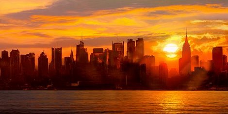 Image 2GR2971 Sunset over Manhattan URBAIN  Shaun Green