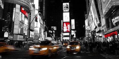 2LH660-Nightlife-in-Times-Square-URBAIN--Ludo-H-