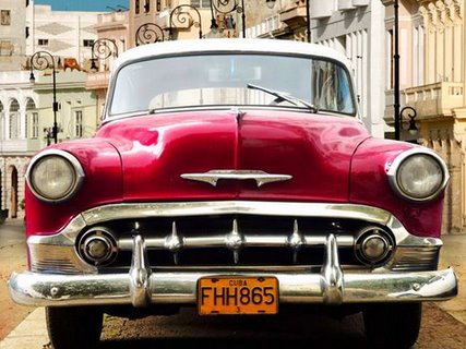 3AP3231-Classic-American-car-in-Habana-Cuba-AUTOMOBILE--Gasoline-Images-