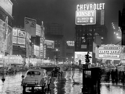 3AP3257-Times-Square-at-night-NYC-1951-URBAIN-VINTAGE-Anonymous-
