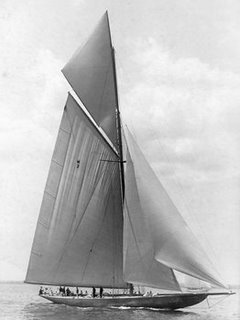 3LE638-The-Vanitie-During-the-America-s-Cup-1910-MARIN-MARIN-Edwin-Levick