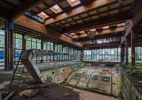 Image 3RB5130 Richard Berenholtz Abandoned Resort Pool, Upstate NY