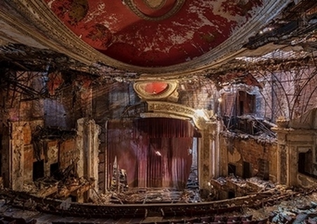 Image 3RB5131 Richard Berenholtz Abandoned Theatre, New Jersey (I)