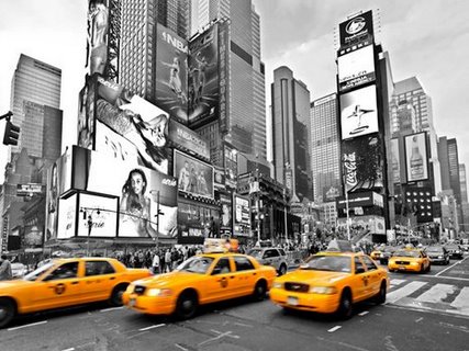 Image 3VR1642 Taxis in Times Square NYC URBAIN AUTOMOBILE Vadim Ratsenskiy