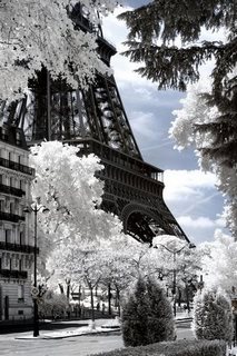 Tableau-deco-plexiglass Neige-Sur-La-Tour-Eiffel,-Philippe-Hugonnard