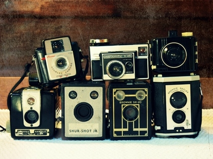 amad4412-Vintage-Camera-Collection-Robin-Dickinson-VINTAGE-