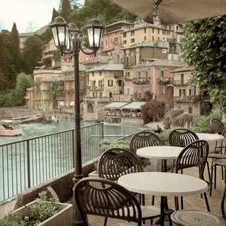 b2653d-Porto-Caffe-Italy-URBAIN---Alan-Blaustein