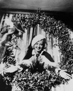 bga488018-Hollywood-Photo-Archive-Bette-Davis-Christmas-Wreath