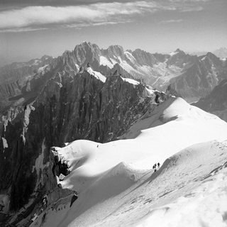 ig6023-Descent-to-the-Vallee-Blanche-Chamonix-PAYSAGE---Dave-Butcher
