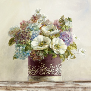 wa10555-Anemones-in-Aubergine-Hatbox-FLEURS---Danhui-Nai