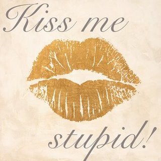 1MC4075-Kiss-Me-Stupid!-#2-DECORATIF--Michelle-Clair