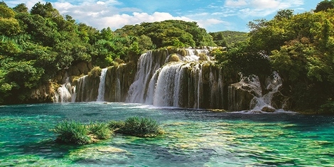 2AP5079-Pangea-Images-Waterfall-in-Krka-National-Park,-Croatia