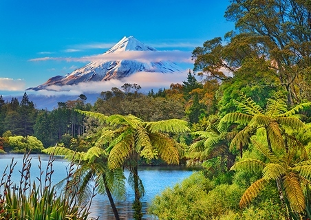 3FK5195-Frank-Krahmer-Taranaki-Mountain-and-Lake-Mangamahoe,-New-Zealand
