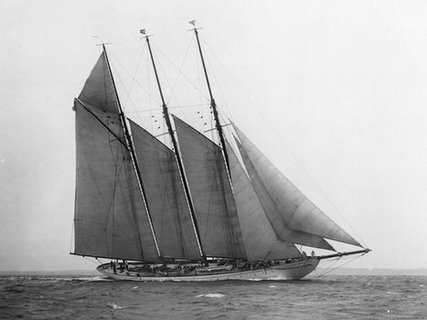 Image 3LE636 The Schooner Karina at Sail 1919 MARIN MARIN Edwin Levick