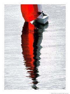 Image Voile Rouge sur l eau Philip Plisson MARIN